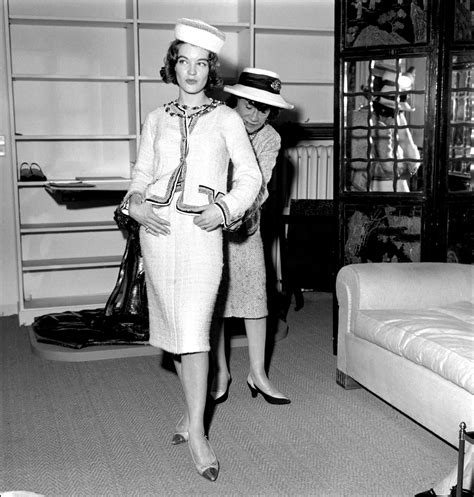 vestiti coco chanel anni 60|coco chanel periodo storico.